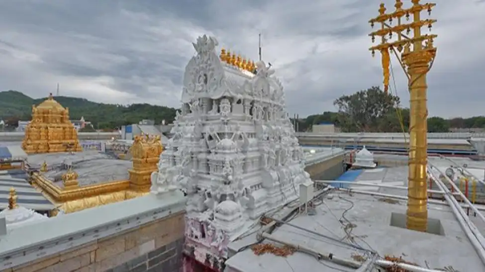 Tirumala VIP Break Darshan Cancelled on October 1 and 5 Amid Heavy Pilgrim Rush
