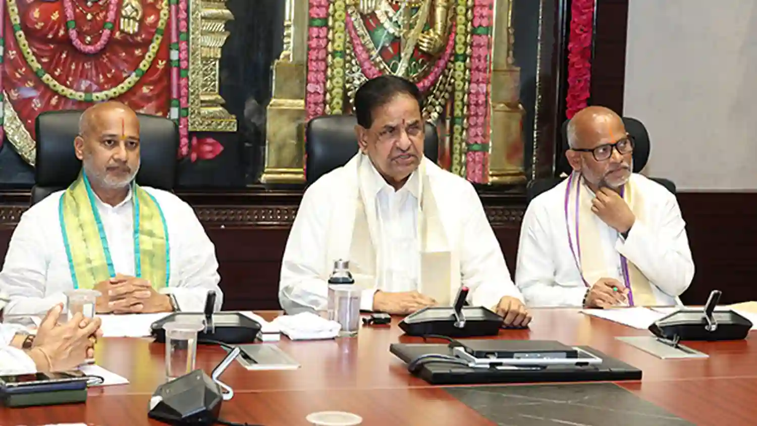 తిరుమల శ్రీవారి నవరాత్రి బ్రహ్మోత్సవాలు ఘనంగా పూర్తి: అందరికీ కృతజ్ఞతలు తెలిపిన టీటీడీ ఛైర్మన్, ఈవో