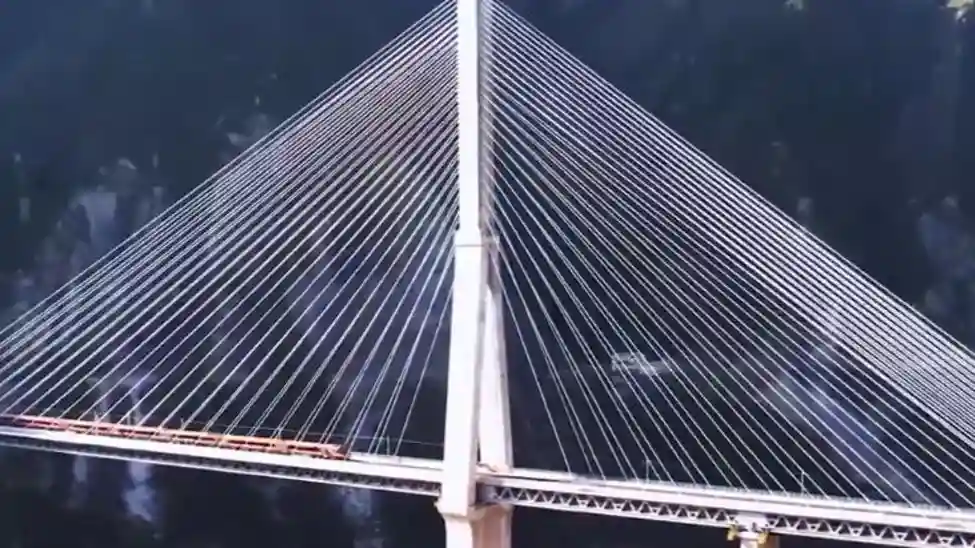 Vande Bharat Express Crosses Chenab and Anji Bridges at 100 km/h A Major Engineering Milestone for Indian Railways